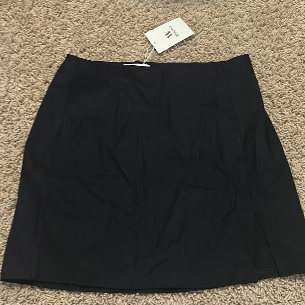 Black Basic Mini Skirt